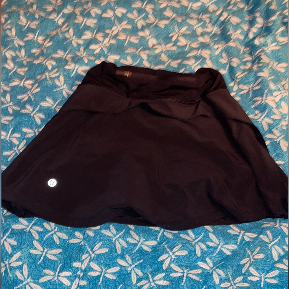 navy blue luluemon shorts